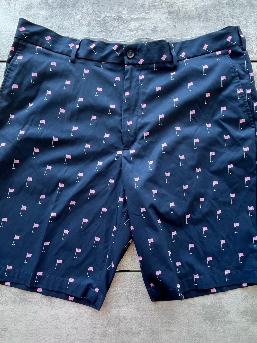 Walter Hagen 11 golf shorts American flag in golf hole w ball elastic waist 40